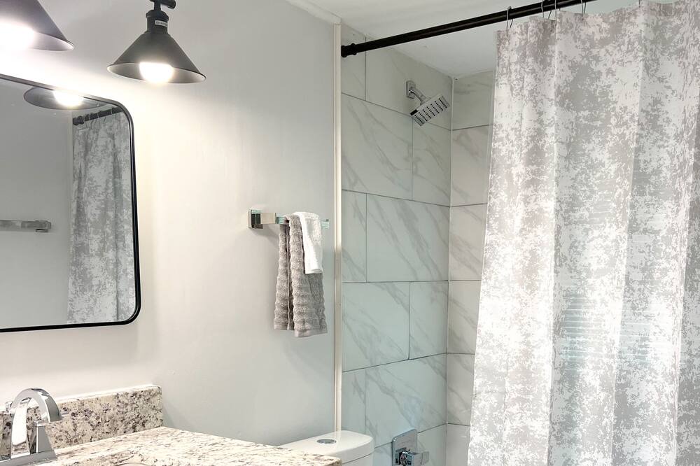 Photo of Bathroom in Enderly Park