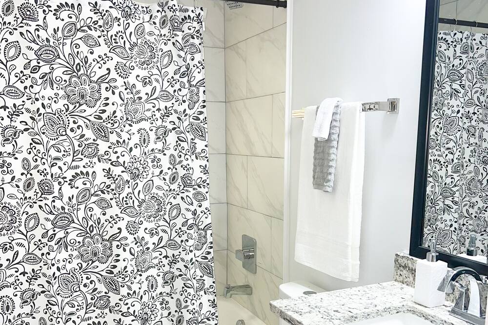 Photo of Bathroom in Enderly Park