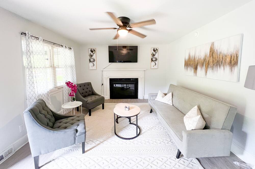 Photo of Livingroom in Enderly Park