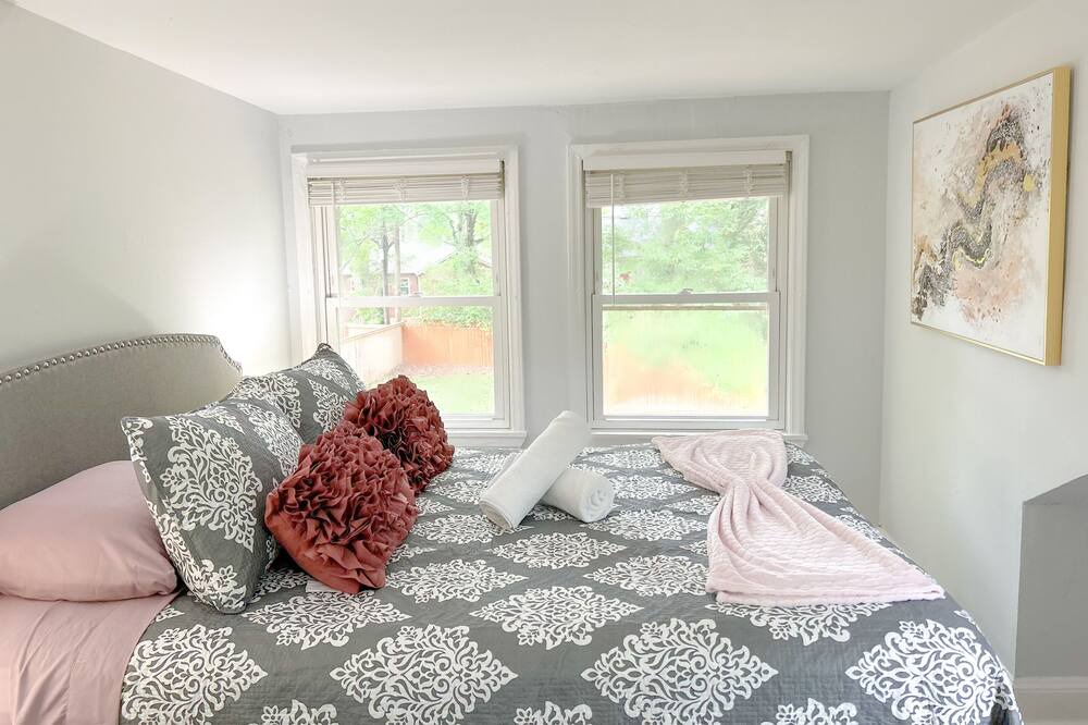 Photo of Bedroom in Enderly Park