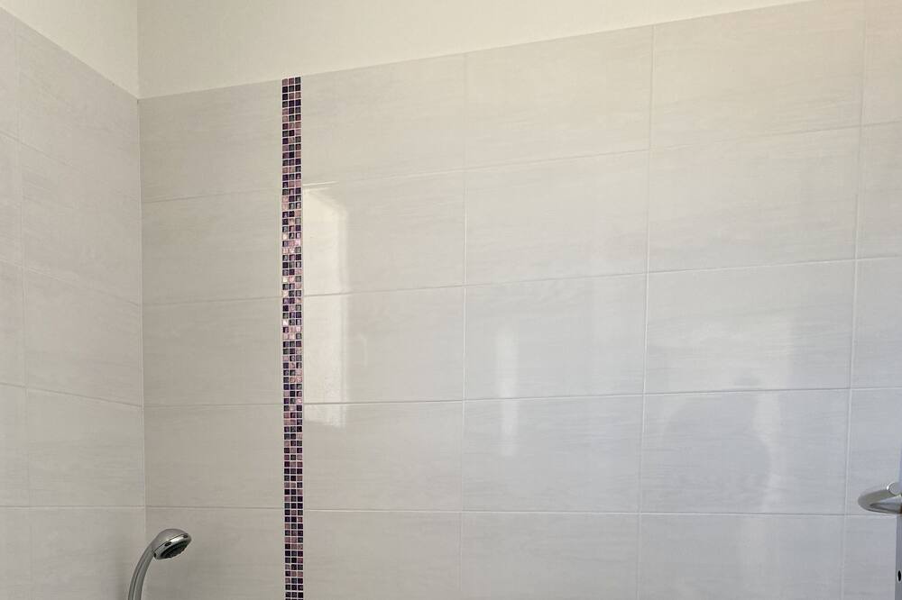 Photo of Bathroom in Calvisson