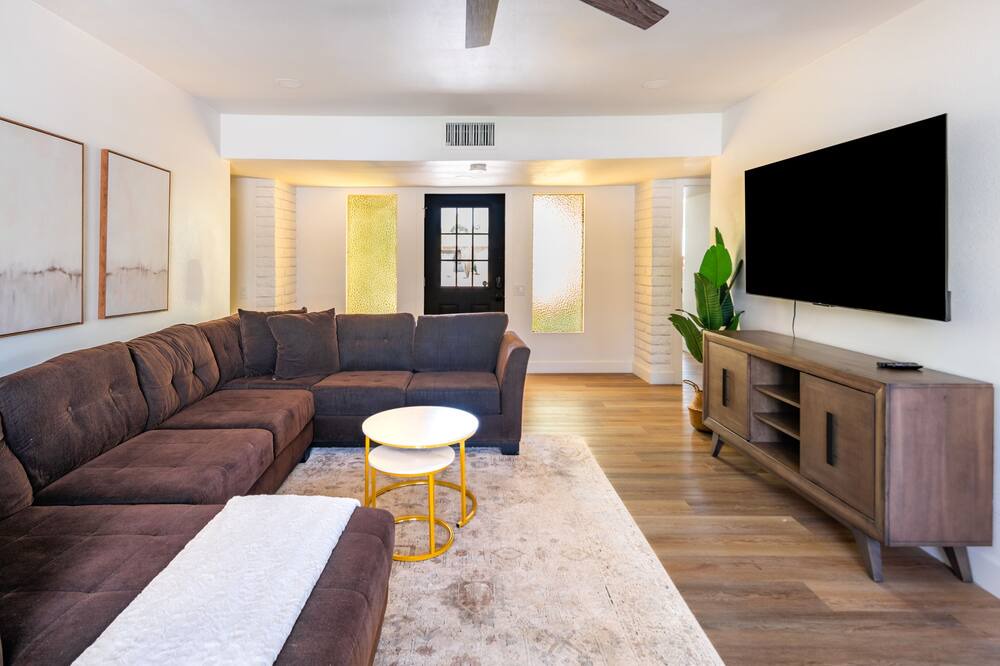 Photo of Livingroom in Shea North Estates