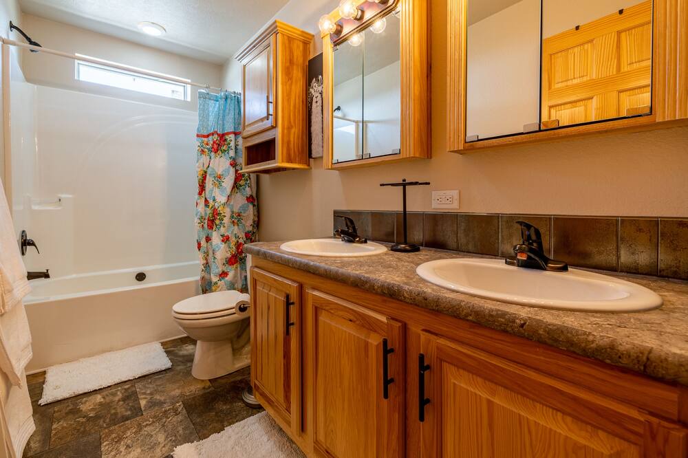 Photo of Bathroom in Clark