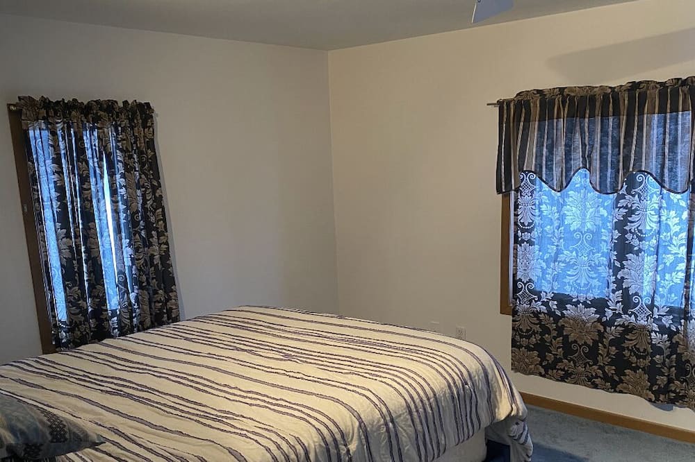 Photo of Bedroom in Clare