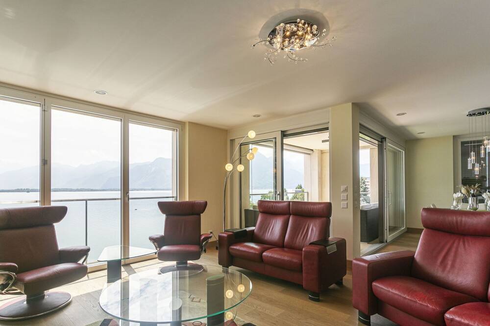 Photo of Others in Montreux