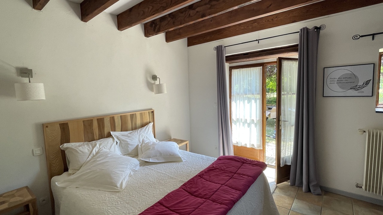 Photo of Bedroom in Saint-Loup-Geanges