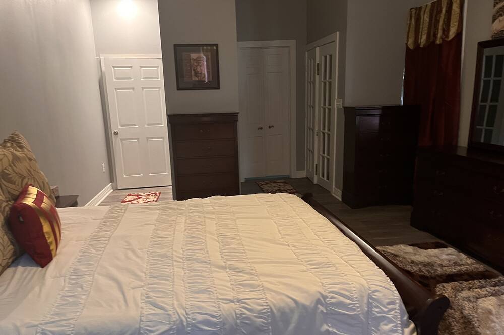 Photo of Bedroom in Fairfield Historic District