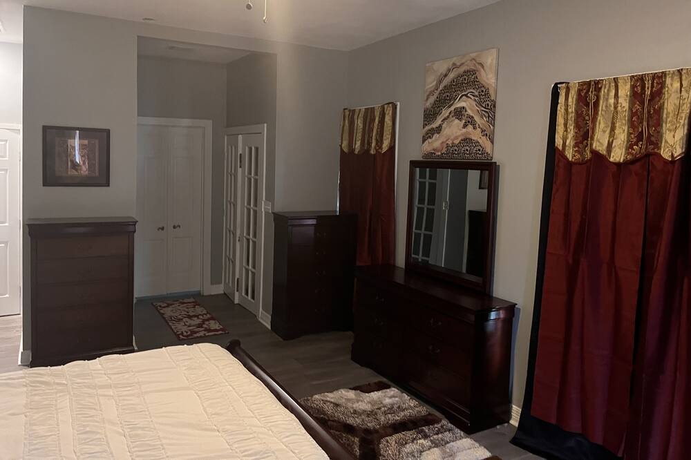 Photo of Bedroom in Fairfield Historic District