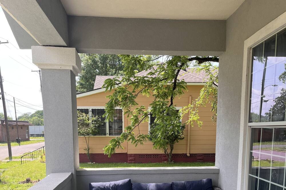 Photo of Patio Balcony in Fairfield Historic District