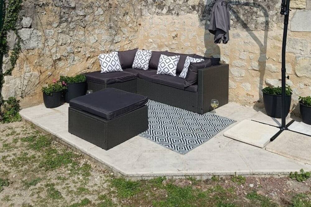 Photo of Outdoor in Noyant-Villages
