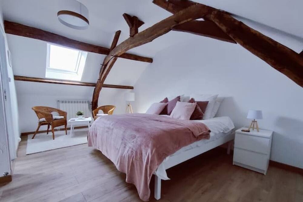 Photo of Bedroom in Noyant-Villages