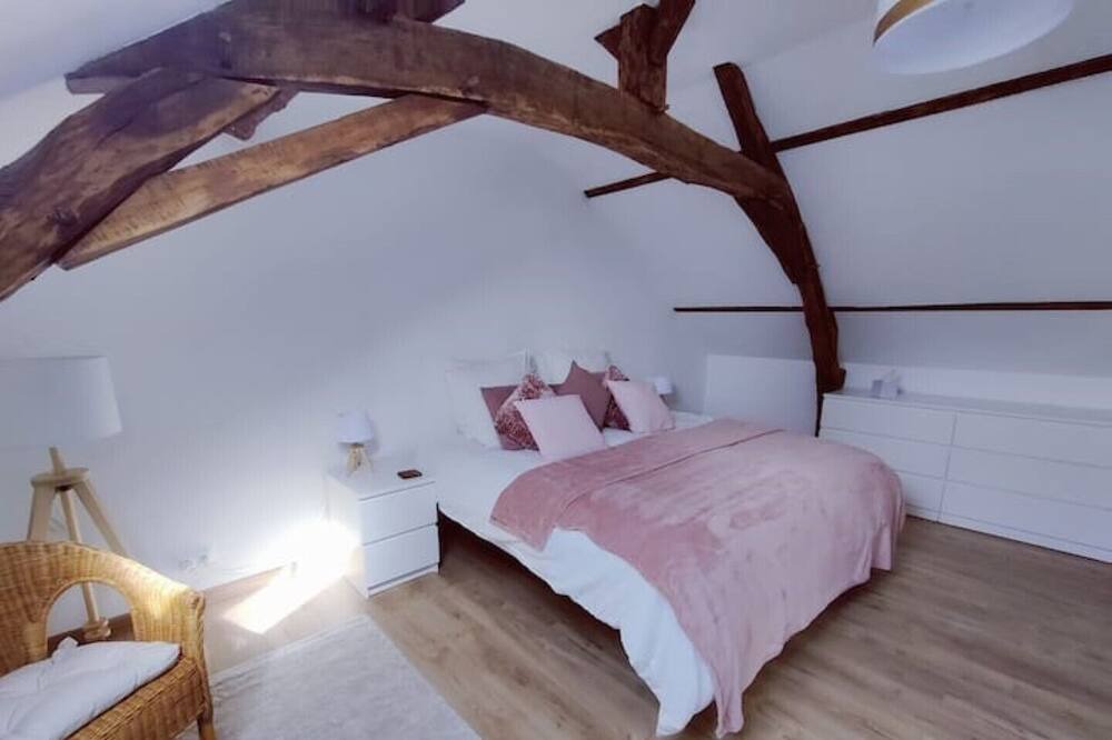 Photo of Bedroom in Noyant-Villages
