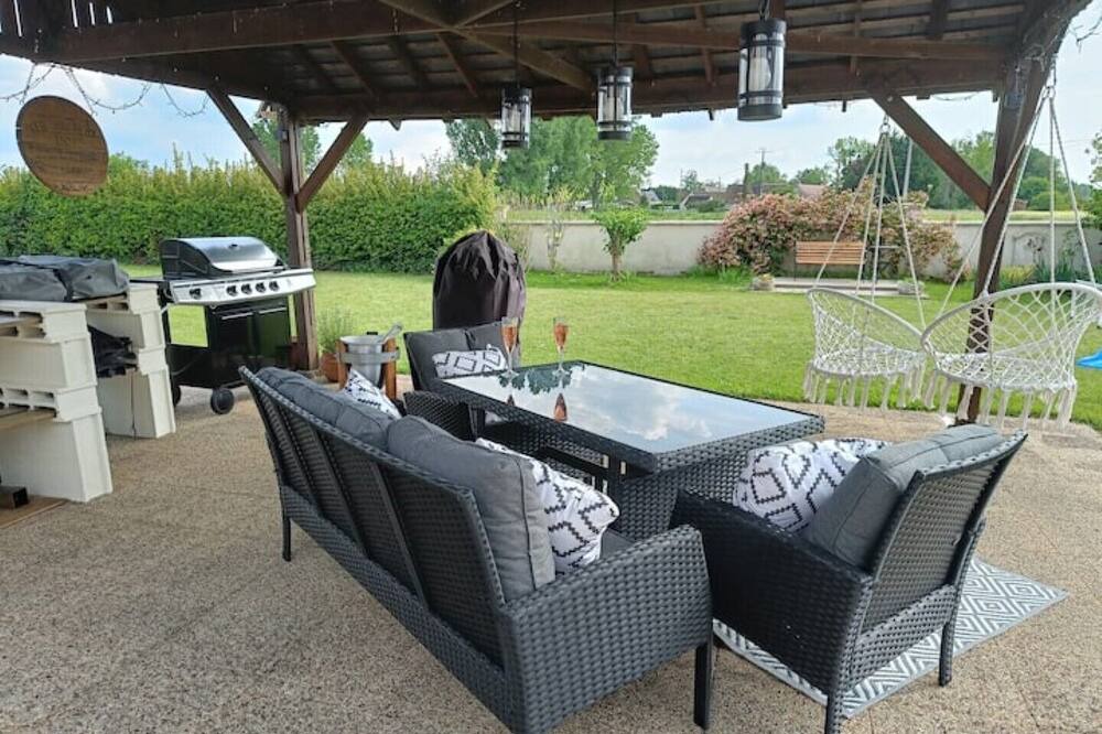 Photo of Outdoor in Noyant-Villages