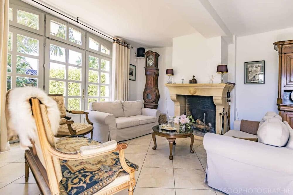 Photo of Livingroom in Cassagne