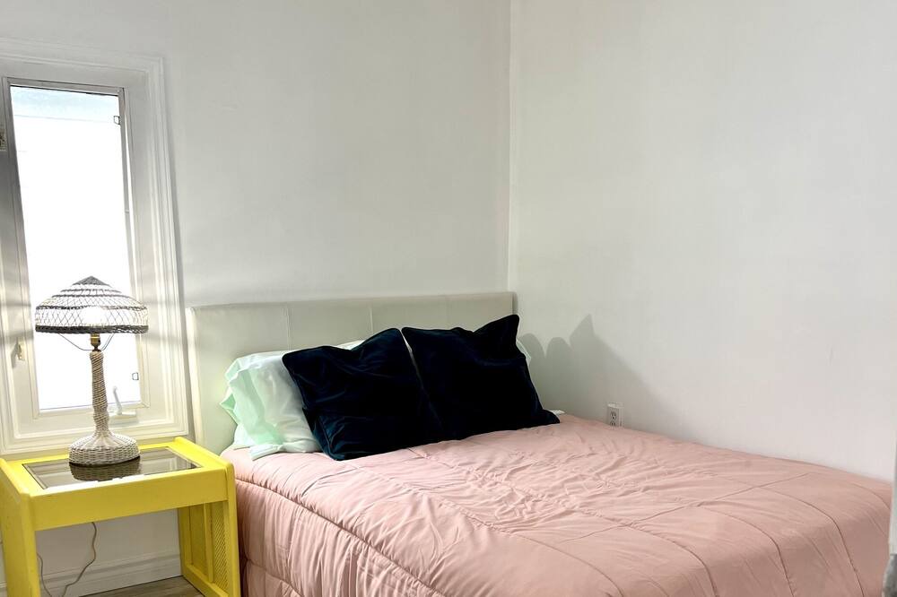 Photo of Bedroom in Port Stanley
