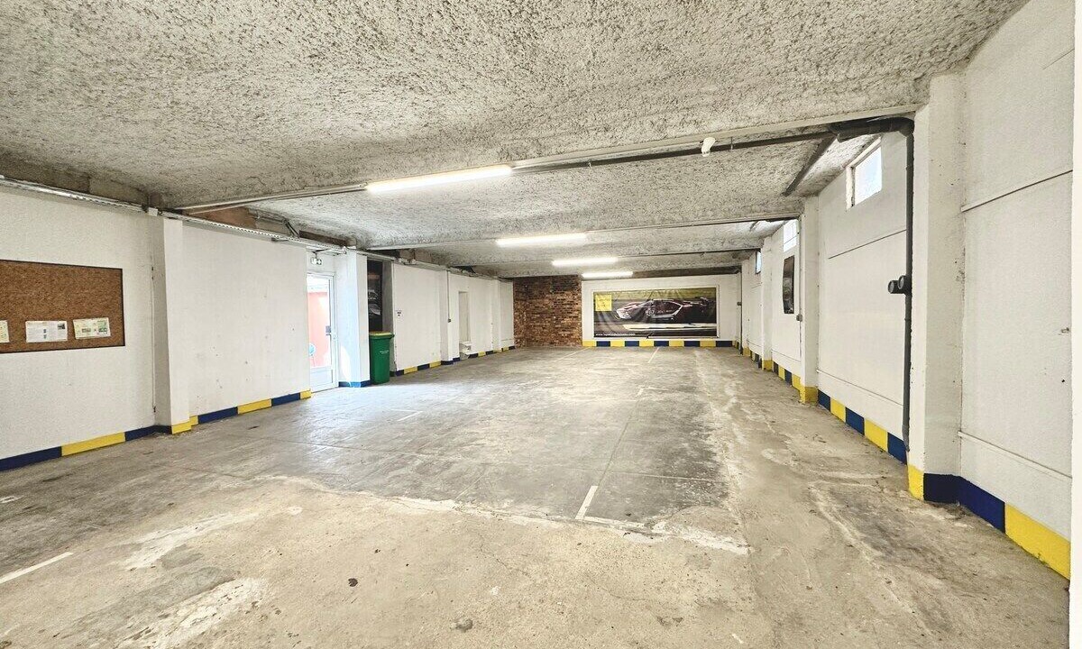 Photo of Outdoor in Miroir - Batignolles