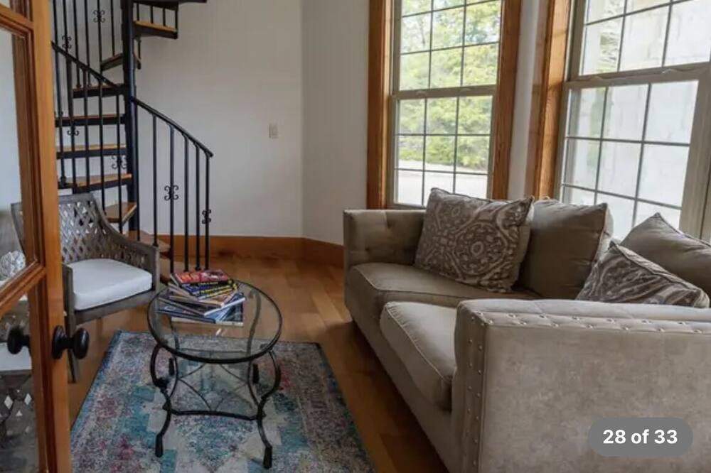 Photo of Livingroom in Sunnyvale
