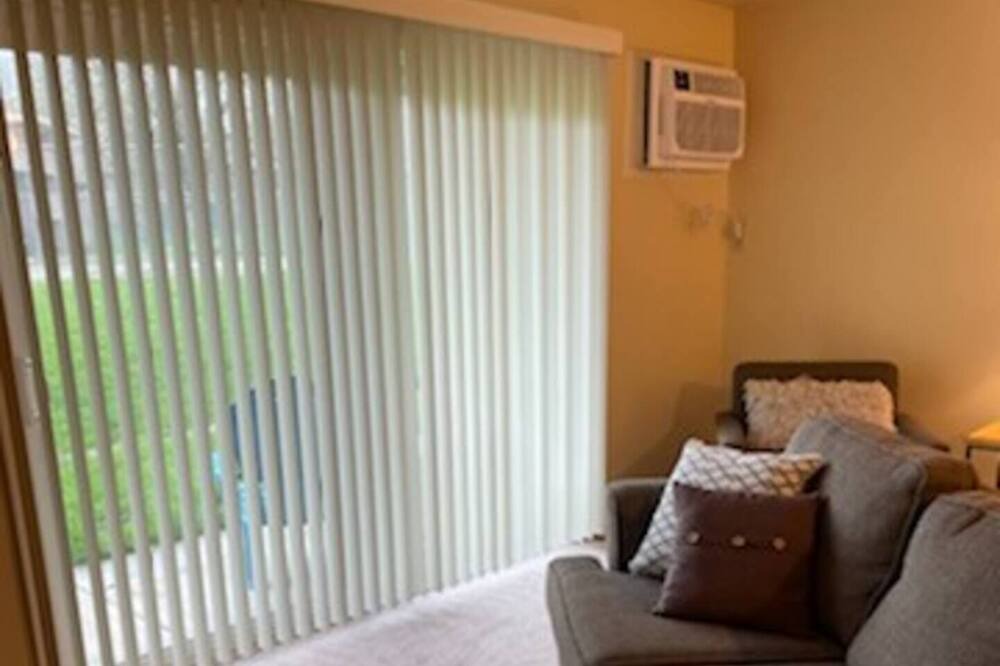 Photo of Livingroom in Crown Point