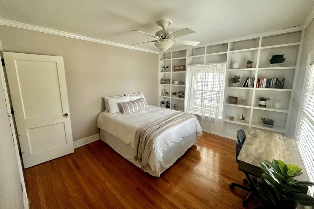 Photo of Bedroom in Owosso