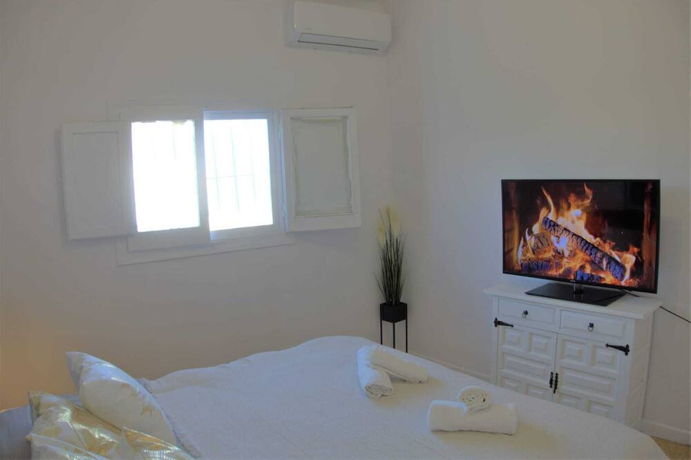 Photo of Bedroom in Camarles