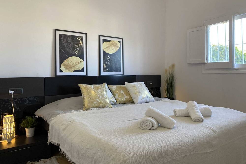 Photo of Bedroom in Camarles