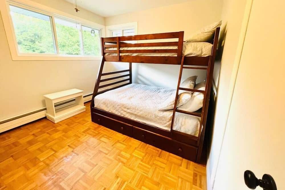 Photo of Others in Disraeli
