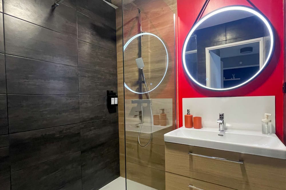 Photo of Bathroom in Saint - Martin - du - Touch