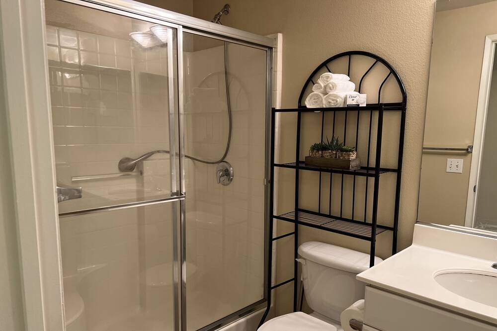Photo of Bathroom in Guasti