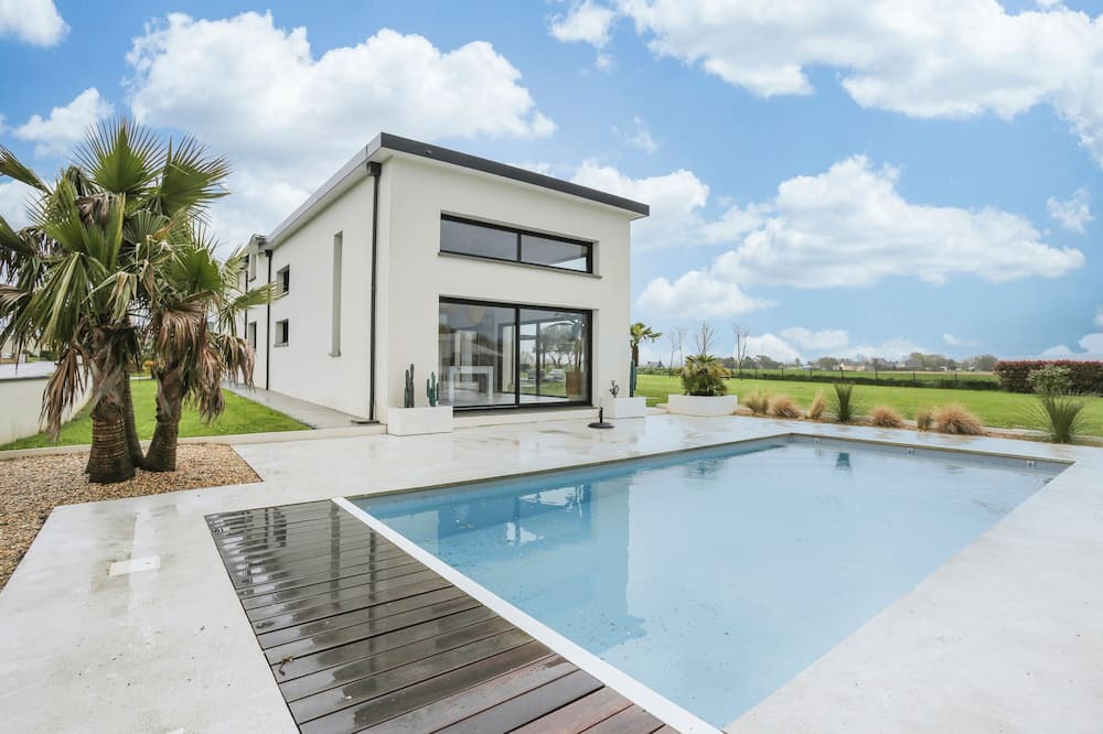 Photo of Outdoor in Mauron