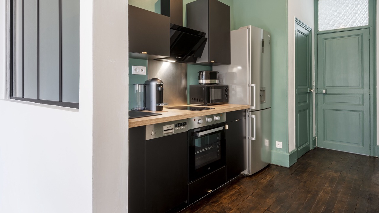 Photo of Kitchen in Poincare - Foch - Anatole France - Croix de Bourgogne
