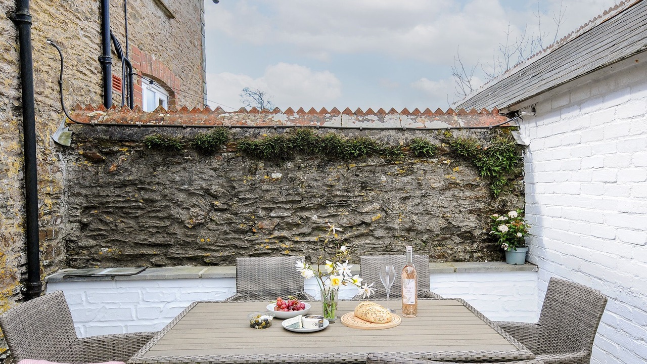 Photo of Outdoor in Looe