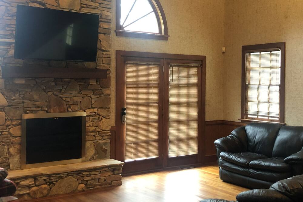 Photo of Livingroom in Whitsett