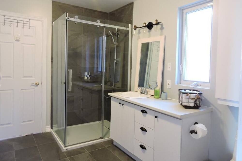 Photo of Bathroom in Ferme-Neuve