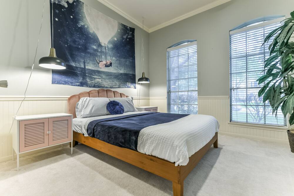Photo of Bedroom in Friendswood