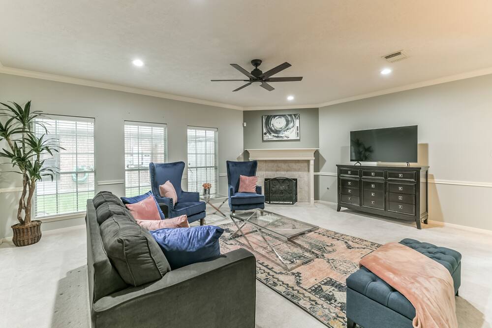 Photo of Livingroom in Friendswood