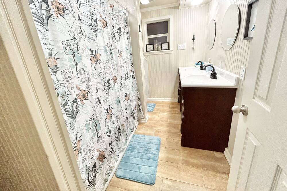 Photo of Bathroom in Bayou Vista