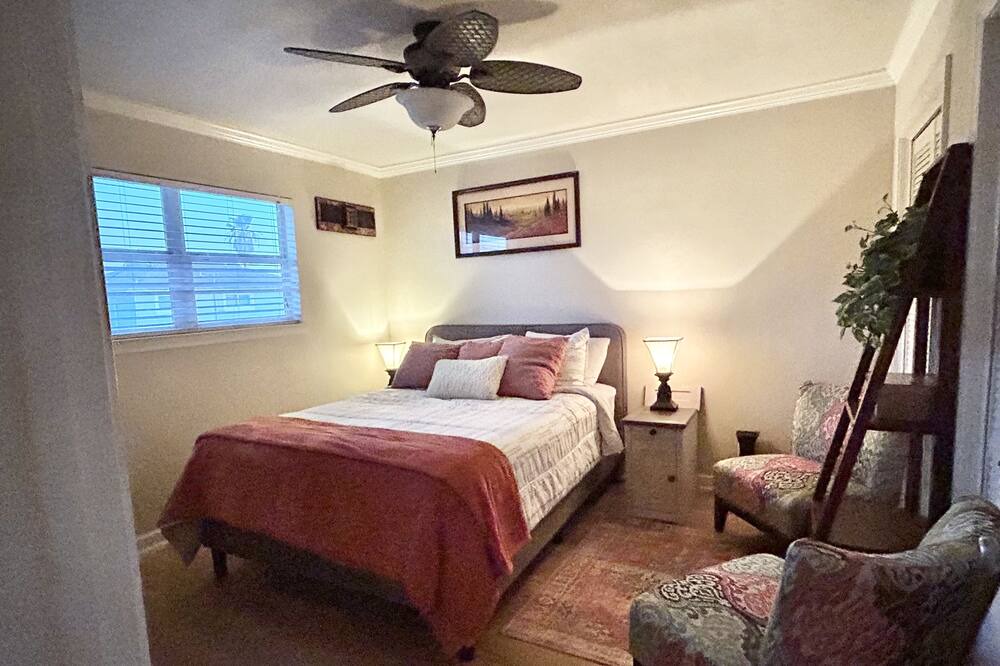 Photo of Bedroom in Bayou Vista