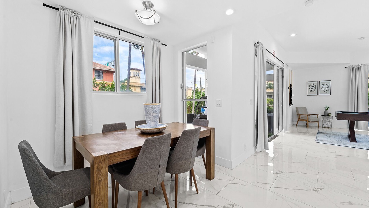 Photo of Others in Hollywood South Central Beach