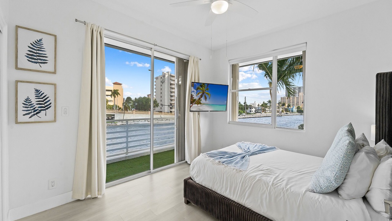 Photo of Others in Hollywood South Central Beach