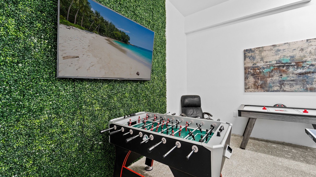 Photo of Others in Hollywood South Central Beach