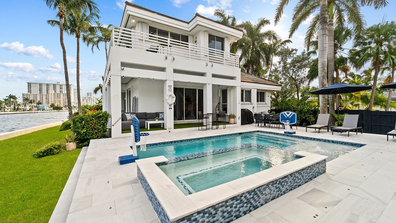 Photo of Others in Hollywood South Central Beach