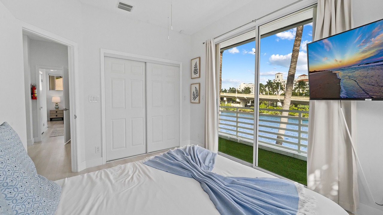 Photo of Others in Hollywood South Central Beach