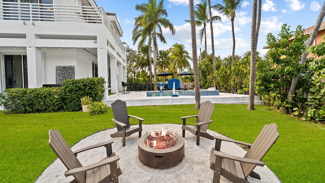 Photo of Others in Hollywood South Central Beach