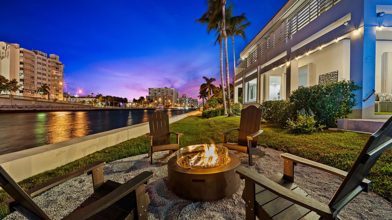 Photo of Others in Hollywood South Central Beach