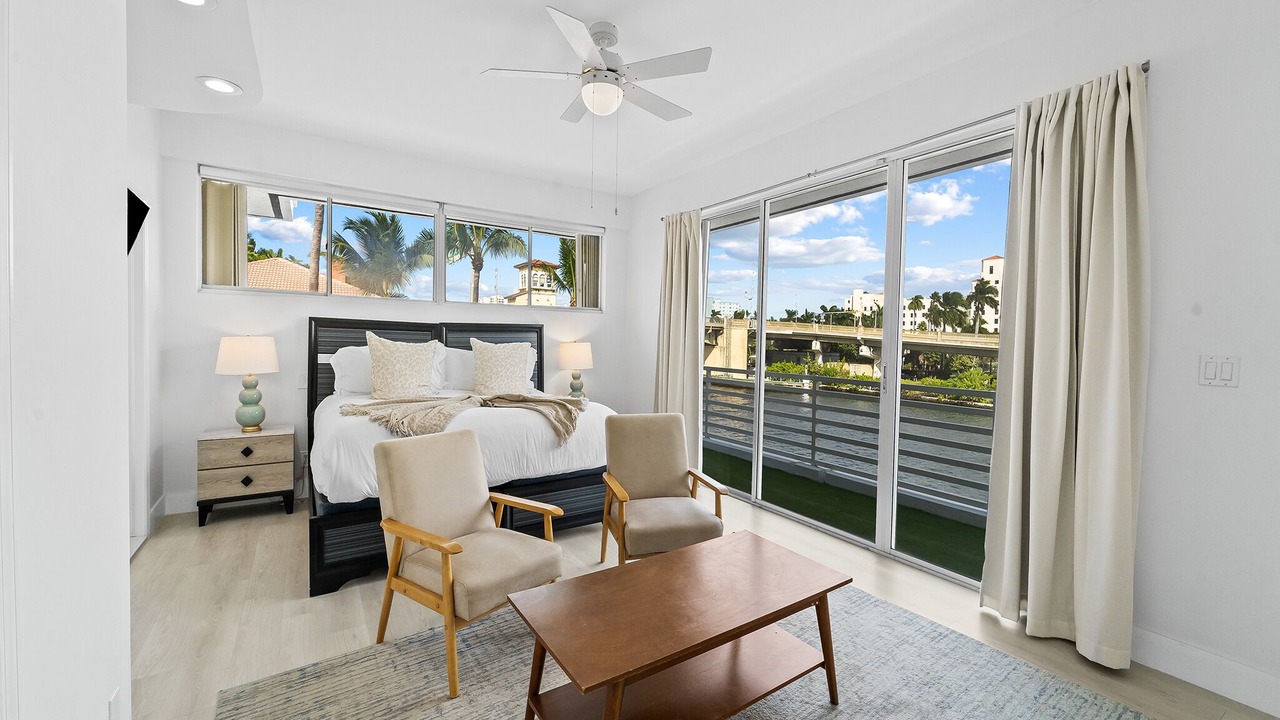 Photo of Others in Hollywood South Central Beach