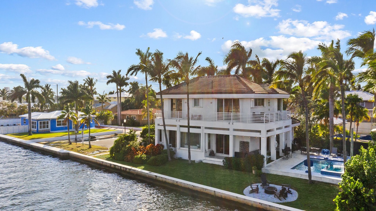 Photo of Others in Hollywood South Central Beach