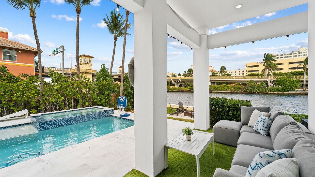 Photo of Others in Hollywood South Central Beach