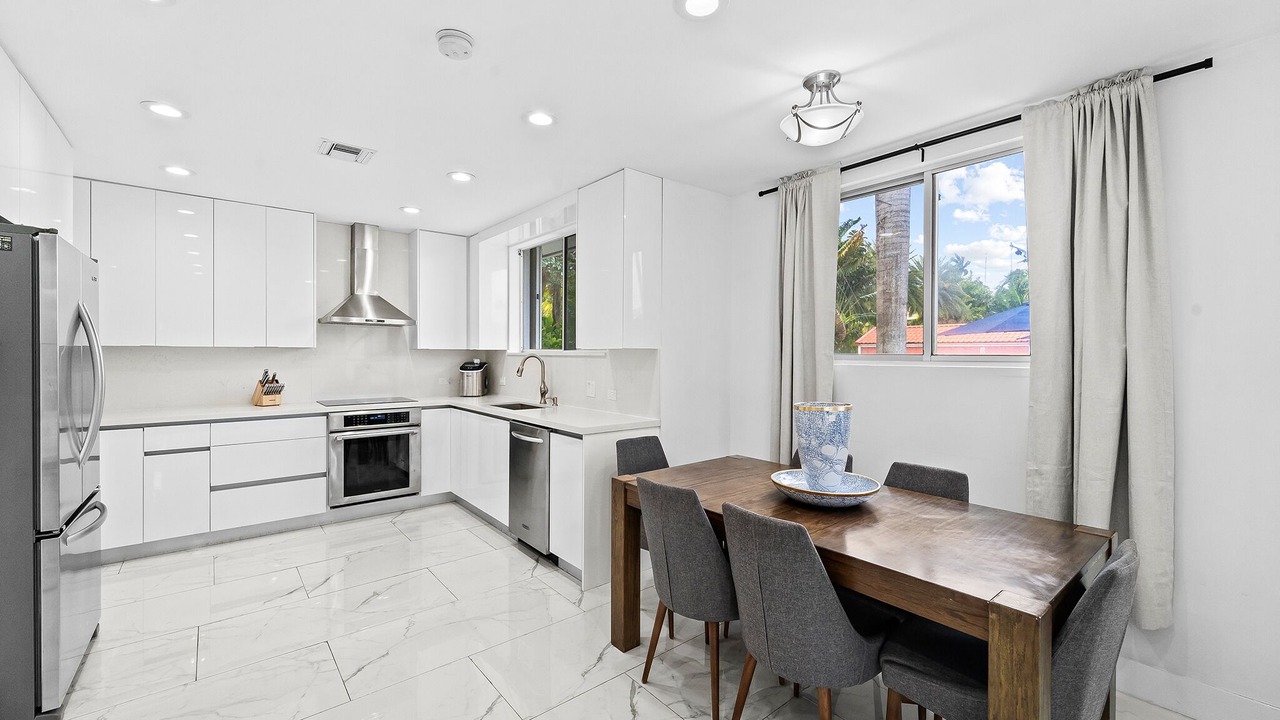 Photo of Others in Hollywood South Central Beach