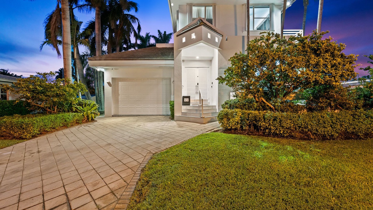 Photo of Others in Hollywood South Central Beach