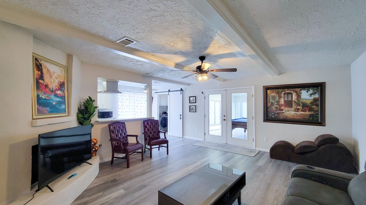 Photo of Livingroom in Meadows Place